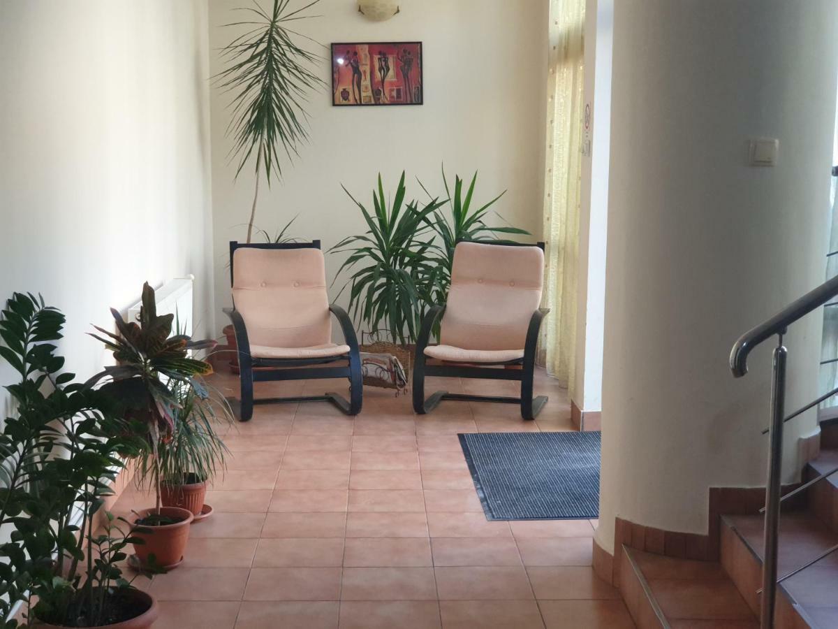 יאשי Pension Ambiance מראה חיצוני תמונה